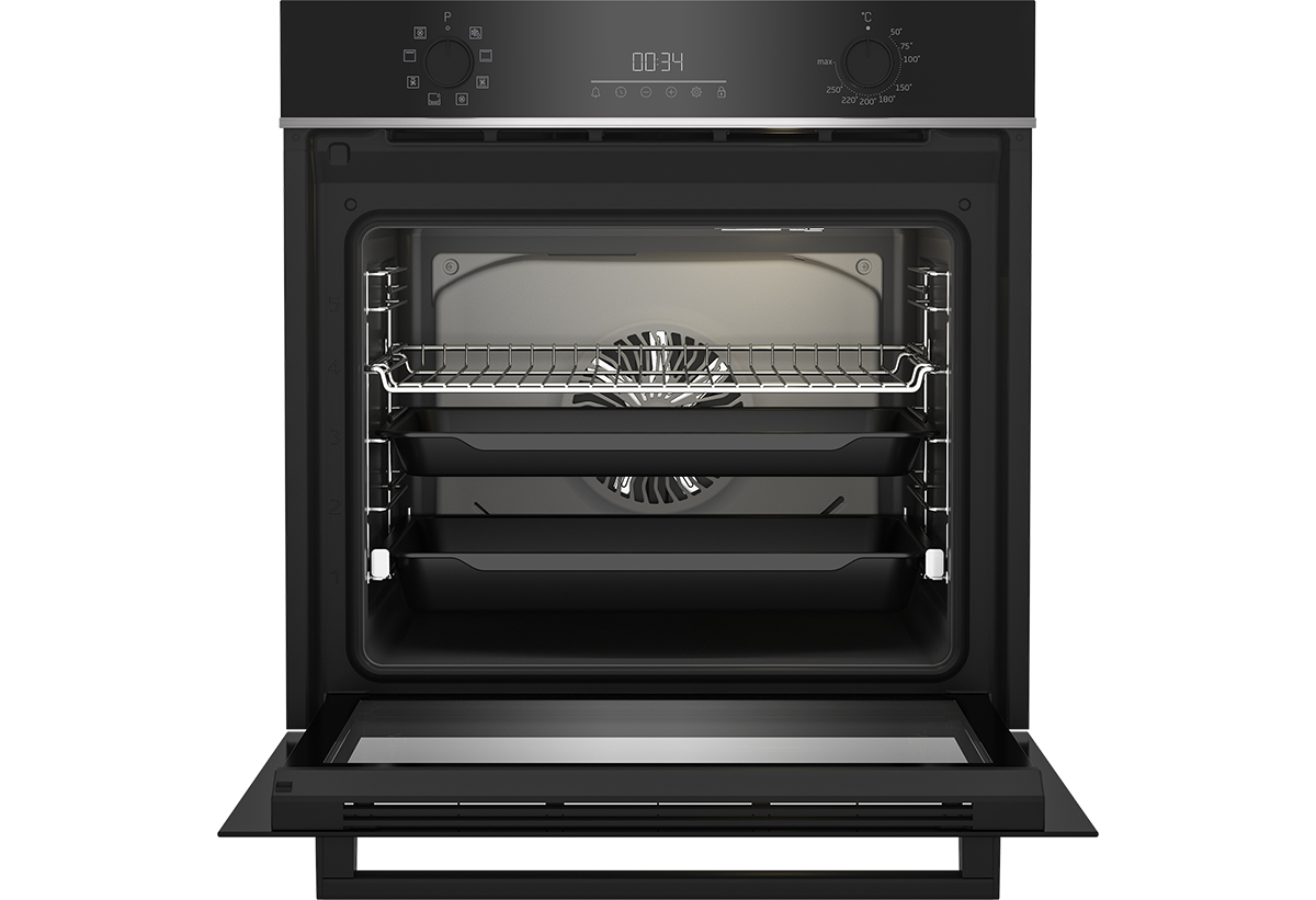 Απεικονίζεται ανοιχτός φούρνος με 2 ταψιά μέσα.